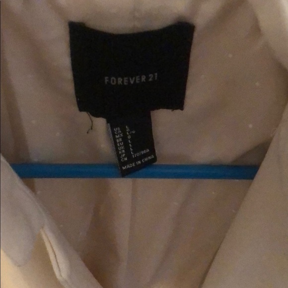 Cream colored blazer from forever 21 never worn - Picture 3 of 6